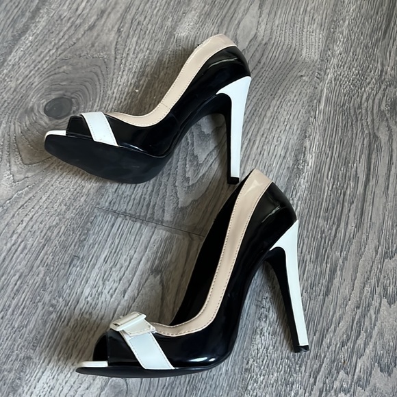 Never Worn Joey Patent Peep Toe Heels - Picture 3 of 10
